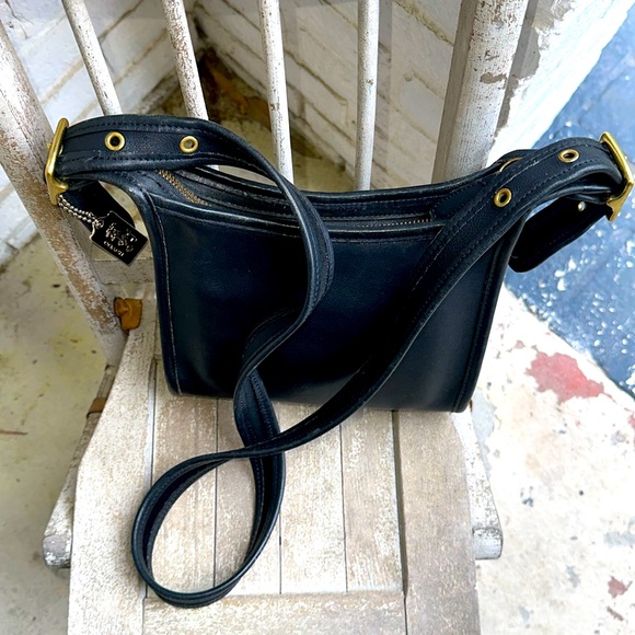 Vintage COACH small Legacy Crossbody bag w Sparkly Star Coach bag tag - Picture 3 of 16